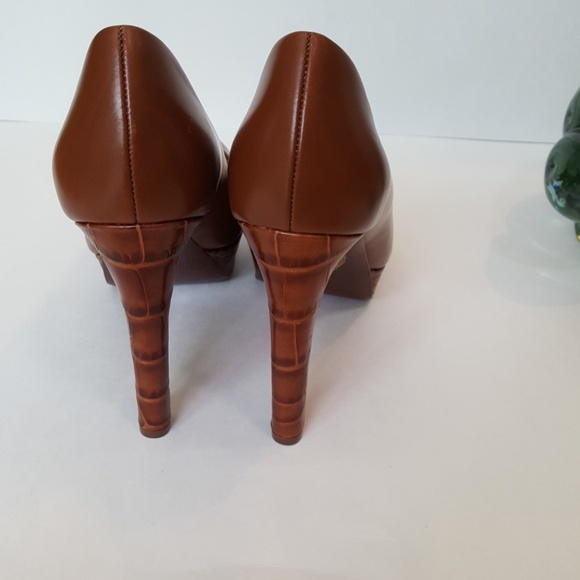 Elie Tahari Tan Platform Heels Size 38.5 - Picture 6 of 8